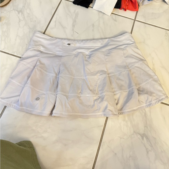 White lululemon skirt - Picture 1 of 3